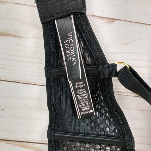 Victoria's Secret Fishnet Lace Push-up Bra - Picture 11 of 11